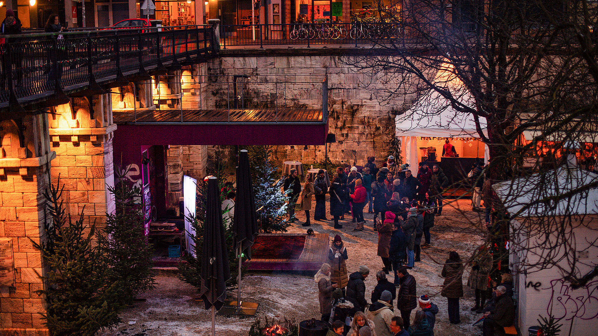 Blick auf das Hafenknistern am Lendhafen in Klagenfurt